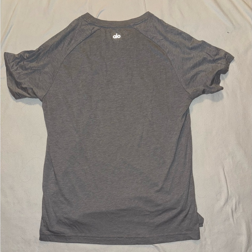 ALO Yoga Gray Short Sleeve Tee